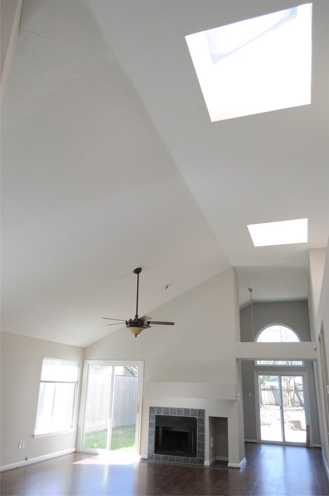 Building Photo - 8639 Sparkling Springs Dr