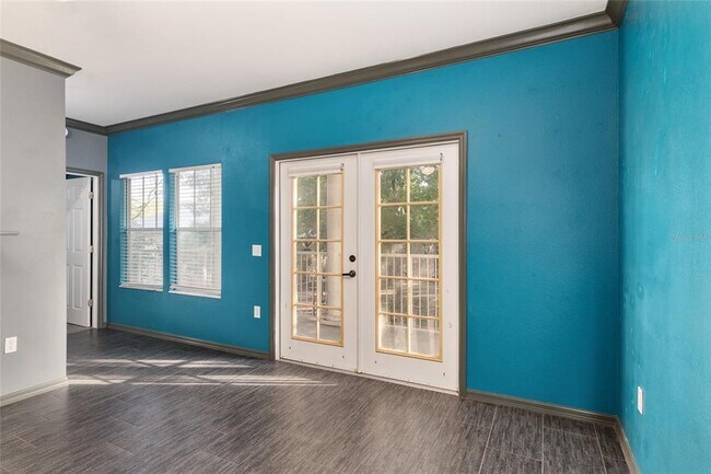 Building Photo - 9127 SW 52nd Ave