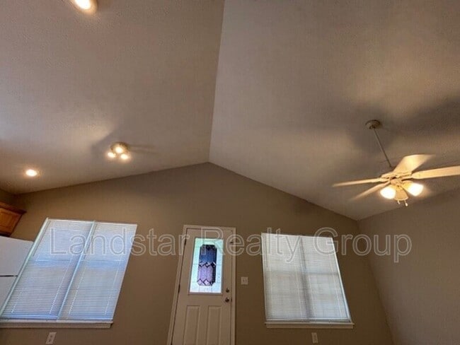 Building Photo - 3763 Parthenia Ave