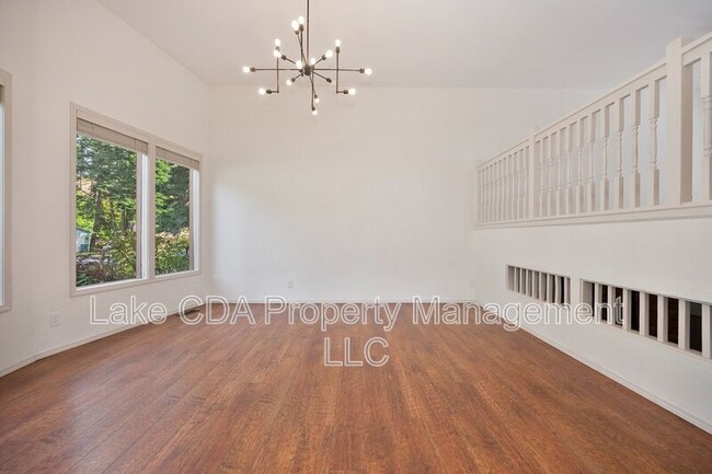 Building Photo - 12616 N Emerald Dr
