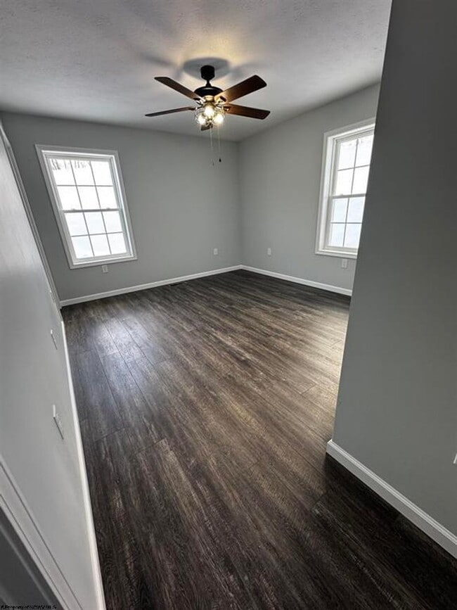 Building Photo - 156 Montgomery Rd