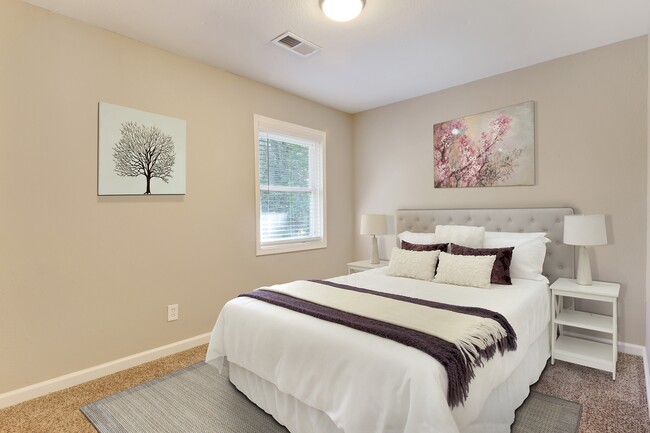 Building Photo - Hidden Creek Townhomes