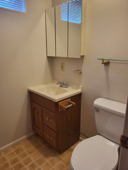 Basement half bath - 1909 Collier Ave