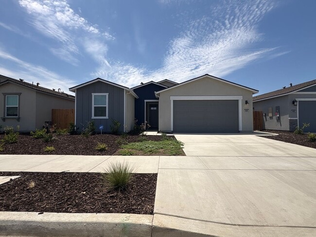 Building Photo - NW Visalia Home Coming Soon!