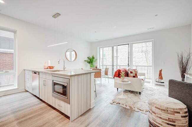 Building Photo - 4452 N Hazel St