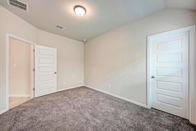 Building Photo - 2969 Diego Dr