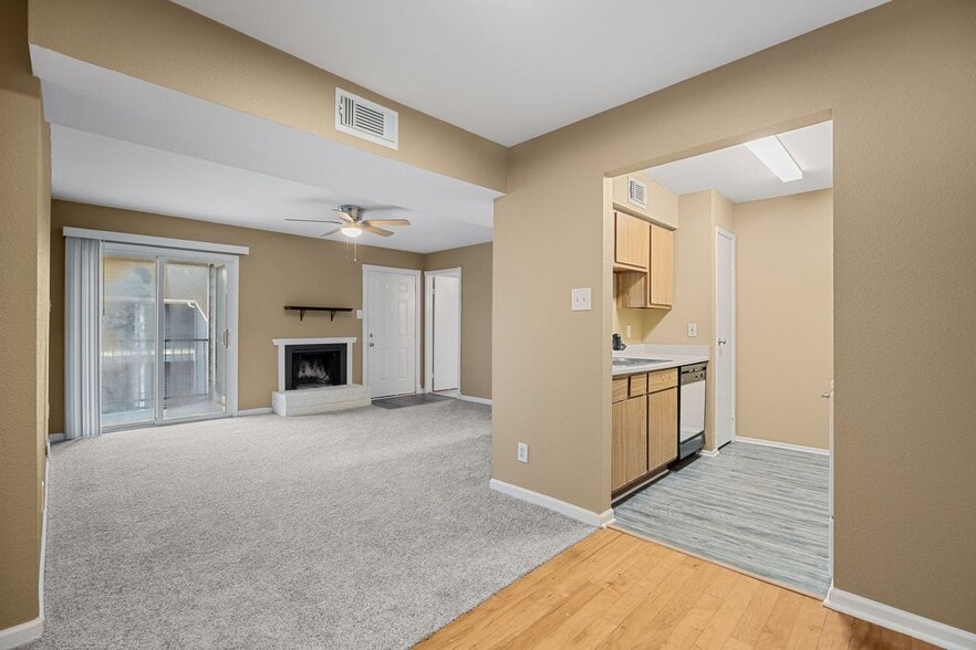 Building Photo - 18515 Egret Bay Blvd