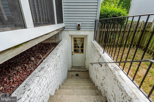 Building Photo - 26161 Rachel Hill Dr