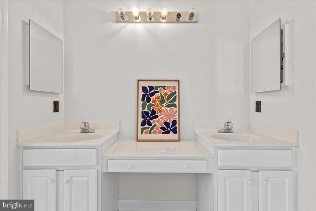 Building Photo - 2206 Green Ginger Cir