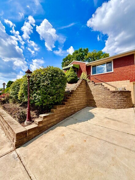 Building Photo - 235 McKinley St