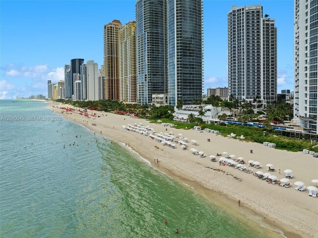 Building Photo - 18201 Collins Ave