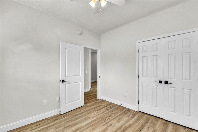 Building Photo - Completely Renovated 4 Bed/2 Bath in White...