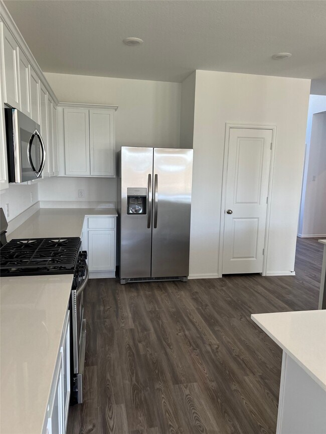 Building Photo - 7419 Bartoncliff Dr