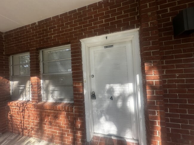 Primary Photo - 1315 E Silver Springs Blvd