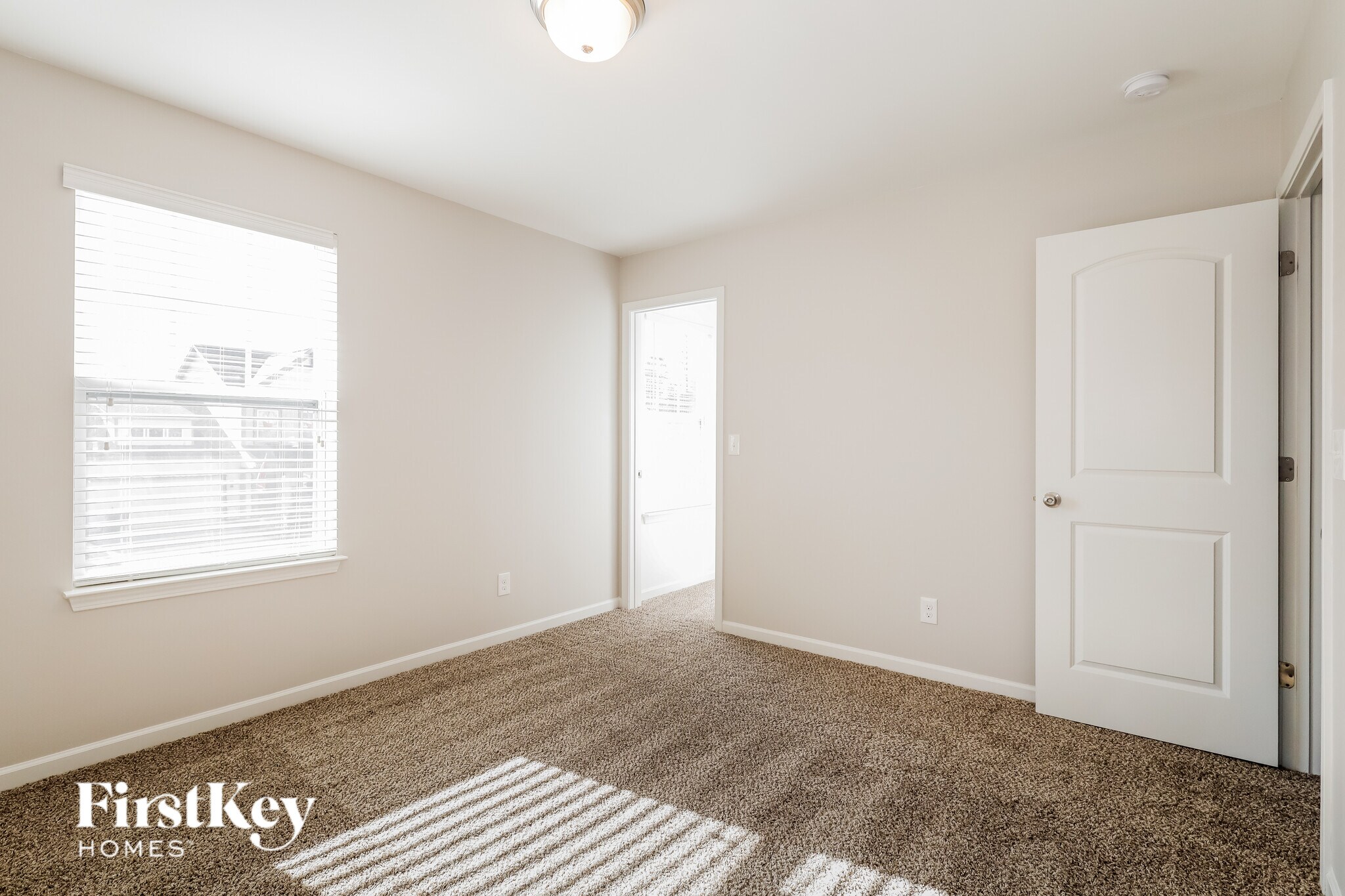 Building Photo - 2080 Lake Vista Drive