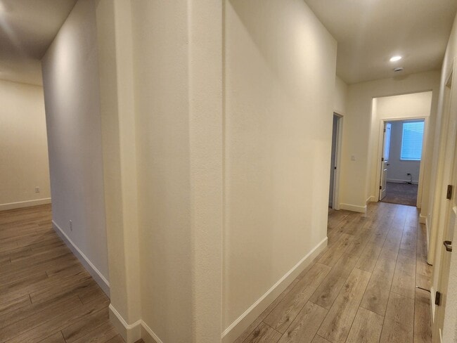 Building Photo - New 4 bedroom  home in Heybourne Meadows area of Minden.