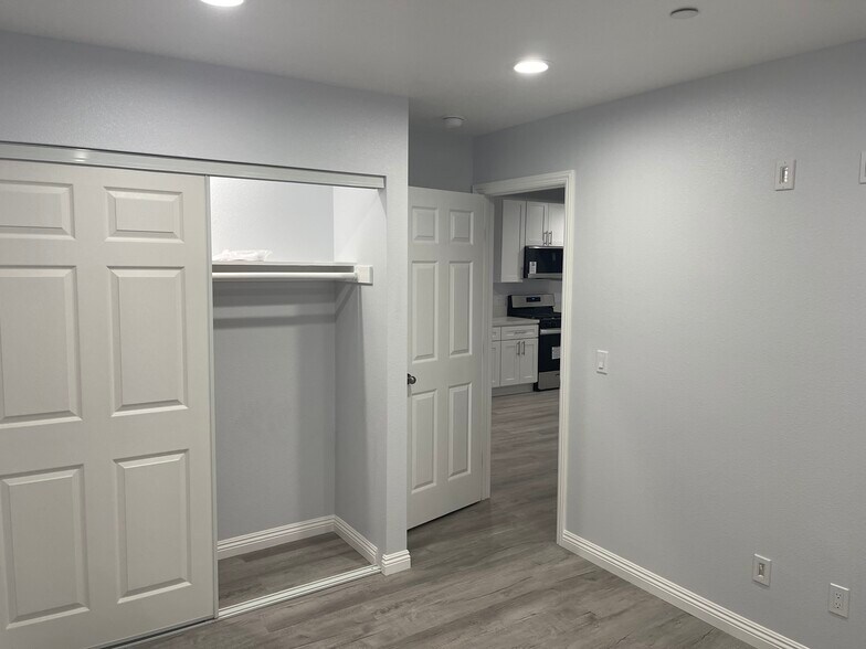 1st bedroom - 1363 Hudspeth St