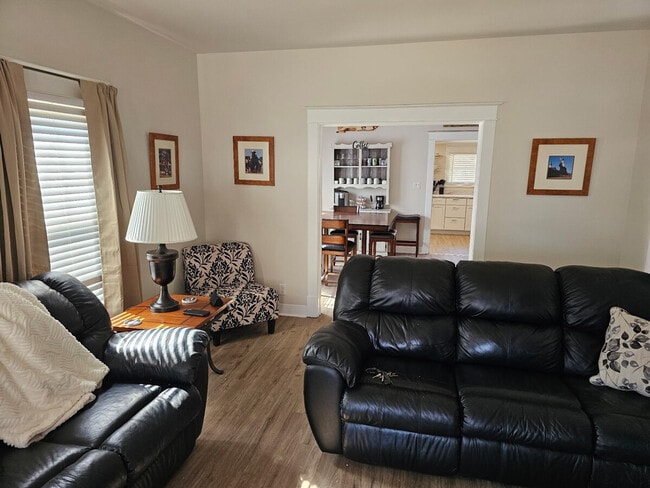 Primary Photo - 1106 Central Ave