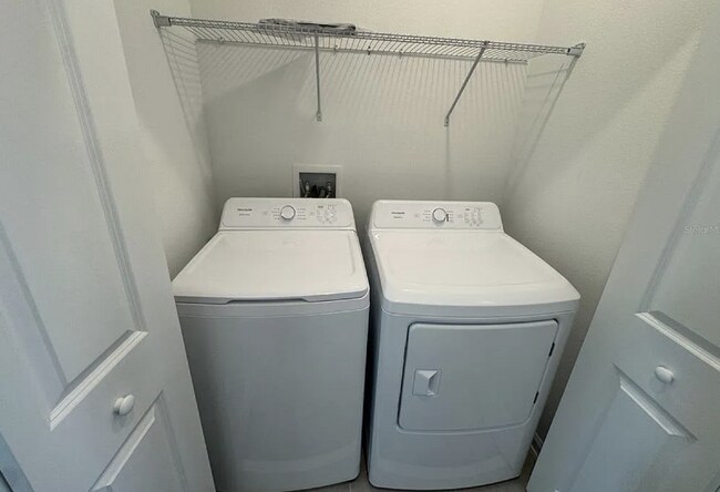 Building Photo - Charming 3-Bed Townhouse Retreat with 2.5 ...