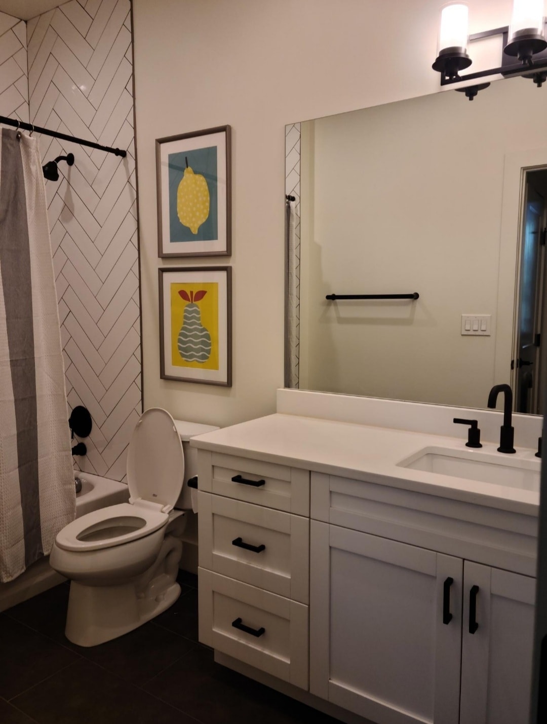 Guest bathroom - 1510 N Capitol St NW