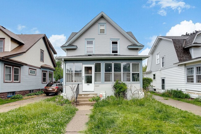 Primary Photo - JUNE MOVE IN- HAMLINE UNIVERSITY - 5 BEDROOM