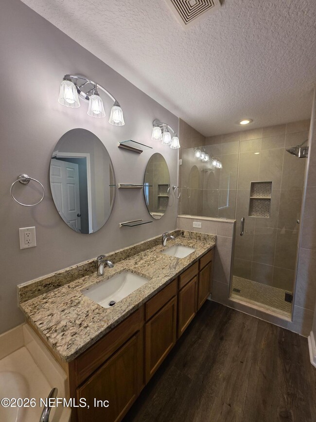 Building Photo - 86088 Meadowridge Ct