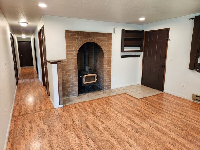 Building Photo - 3 Bedroom Rambler In Central Kitsap