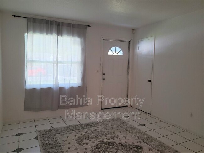 Building Photo - 4654 Alhama St