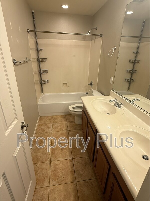 Building Photo - 8355 W Molly Ln