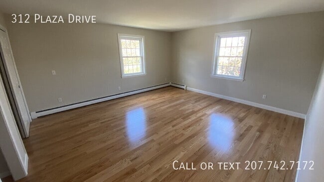Building Photo - 312 Plaza Dr