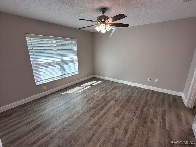 Building Photo - 326 W Bolero Pl