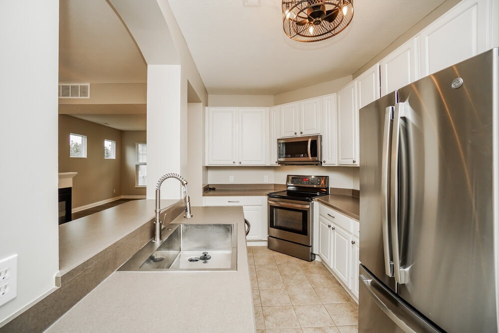 Building Photo - 200 Lamplight Ct