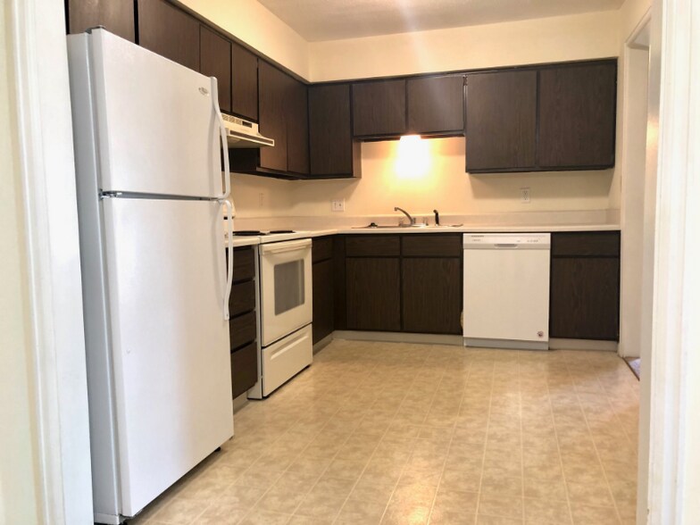 Building Photo - 1913 W 1st St