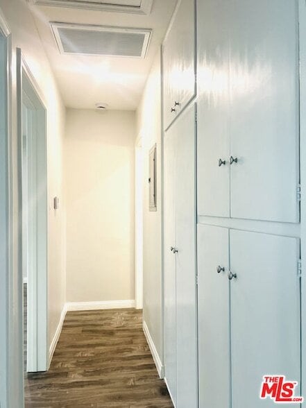 Building Photo - 624 N Toluca Park Dr