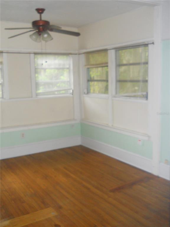 Building Photo - 220 SE 8th St