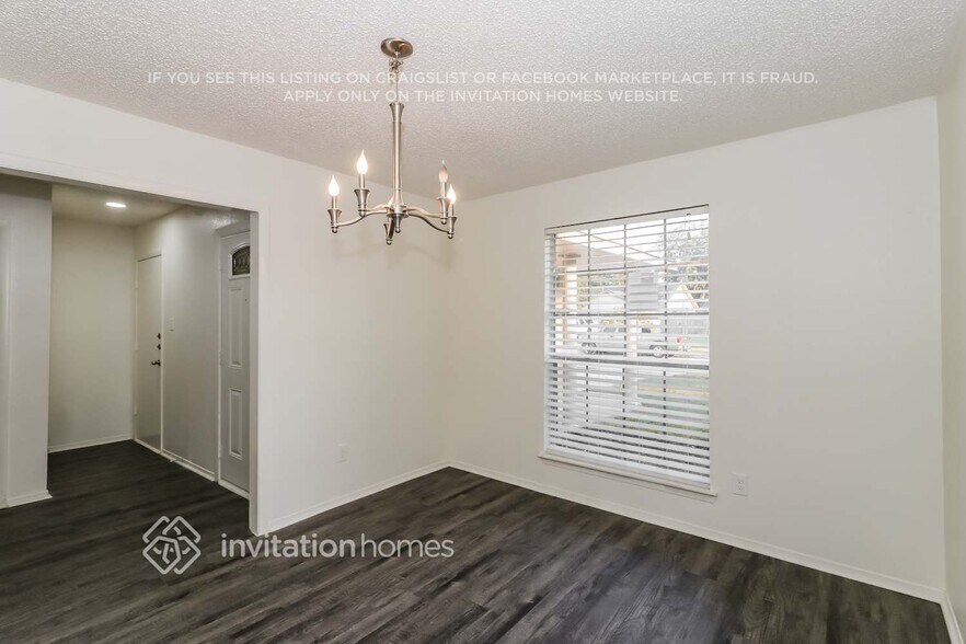Building Photo - 5802 Longforest Dr