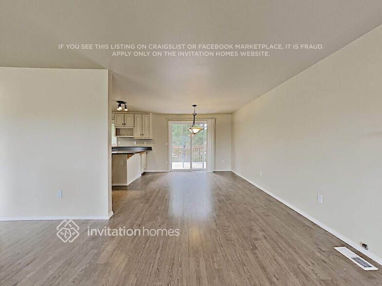 Building Photo - 2225 23rd St Pl SE