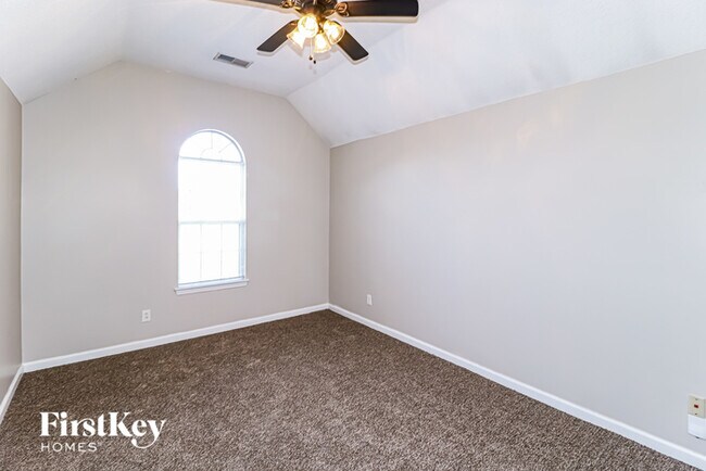 Building Photo - 4643 Blue River Cove