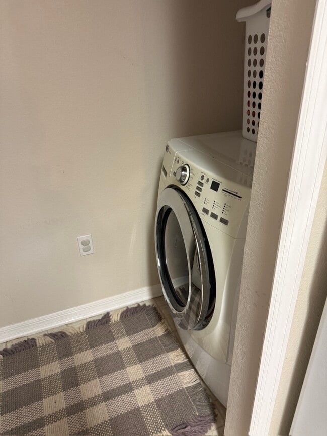 Building Photo - 1300 Eastern Pecan Pl