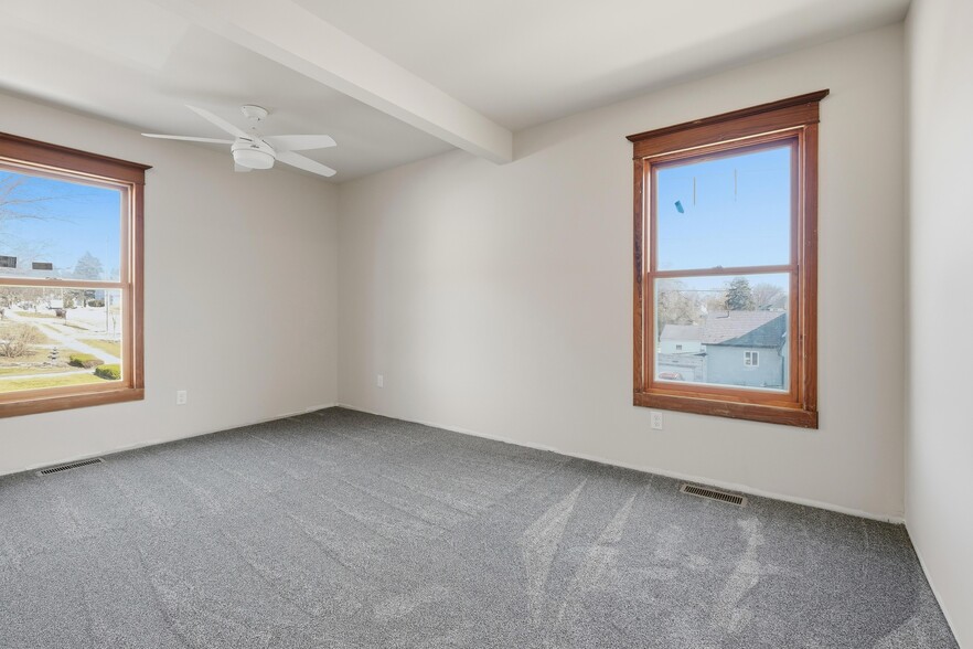 Building Photo - 808 W Main St