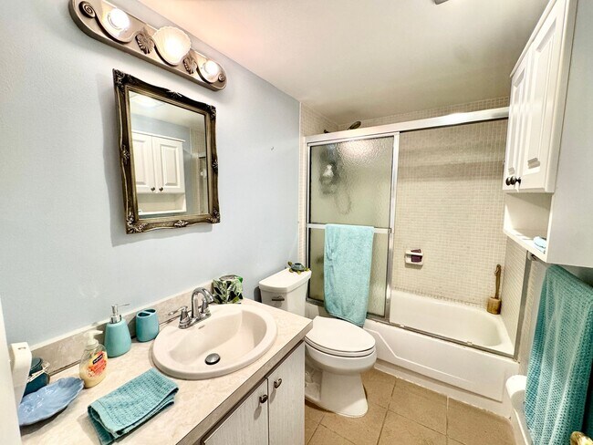 Building Photo - Fully Furnished 2 bedroom/ 2 bath with tranquil views in 55+ Community