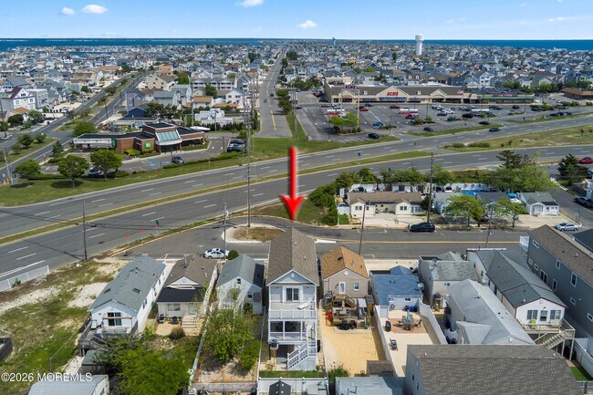 Building Photo - 315 Hiering Ave
