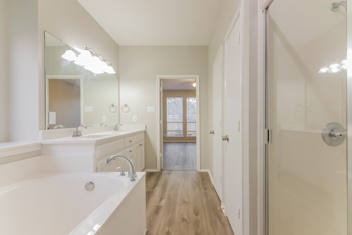 Building Photo - 1204 Juniper Ln