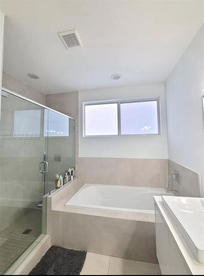 Building Photo - 7240 NW 103rd Path