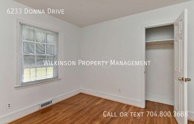 Building Photo - 6233 Donna Dr