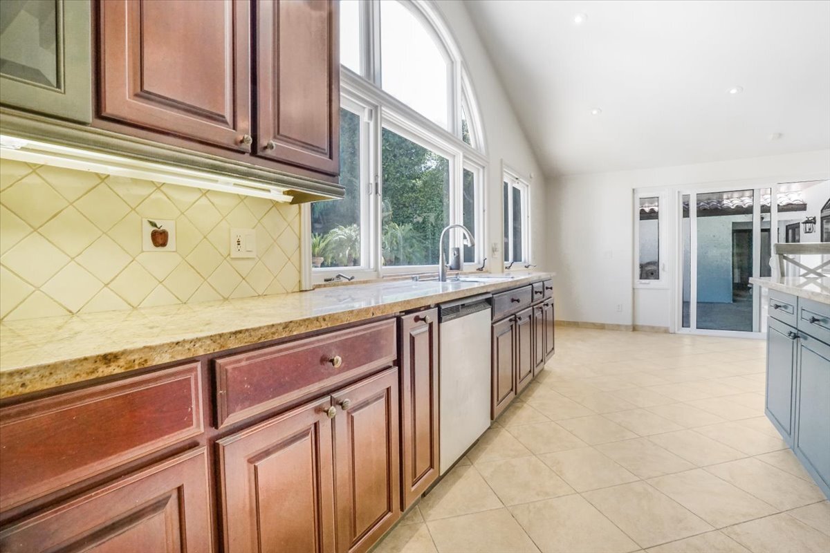 Building Photo - 114 S Layton Dr