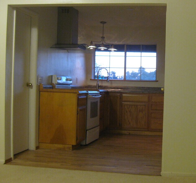 Building Photo - 9008 Hierba Rd