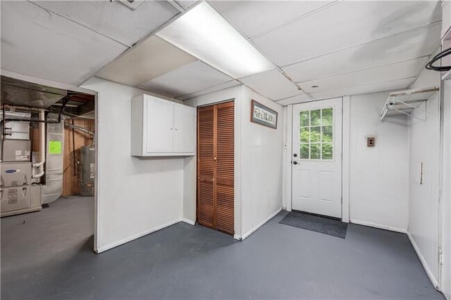 Building Photo - 1431 Lakeside Dr