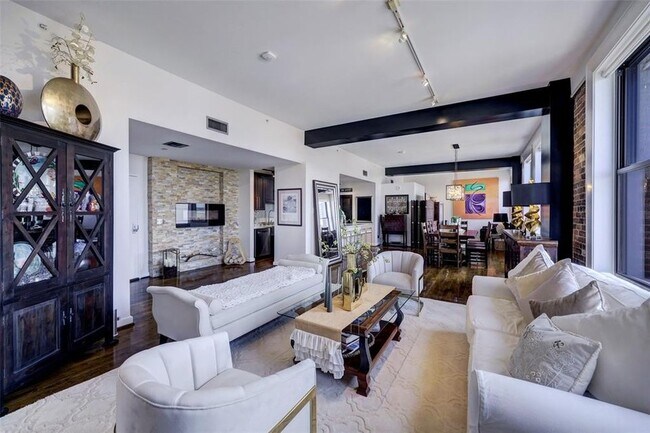 Building Photo - 915 Franklin-144.1