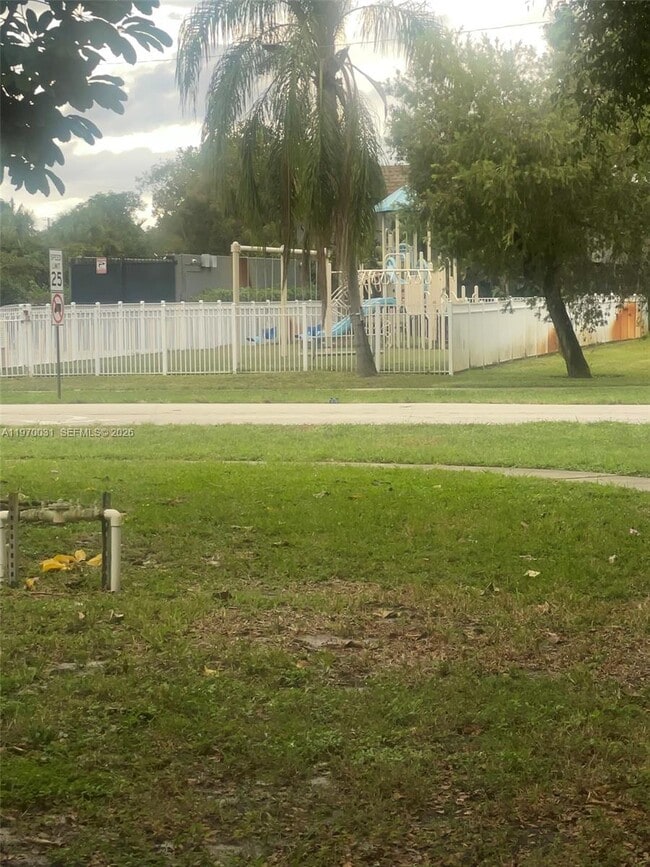 Building Photo - 4730 NW 9th Dr